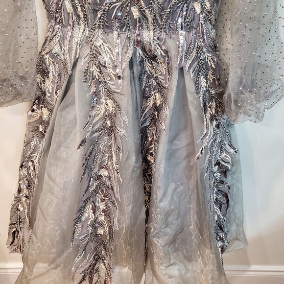 Size 6 gray short & off shoulder dress - Picture 3 of 9